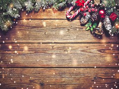 Wood_w_Ornaments-01